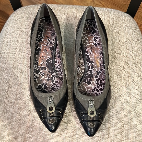 Kathy Van Zeeland Kitten Heels - Picture 5 of 10